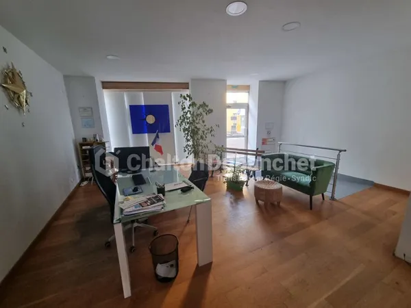 Roanne, Local commercial de 70.90 m²