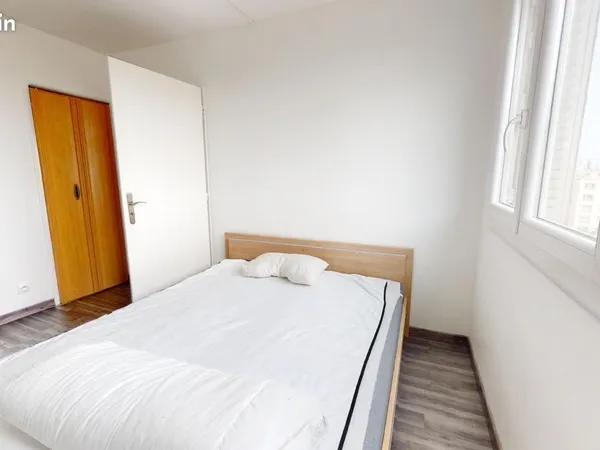 Chambre 5 pièces 70 m²