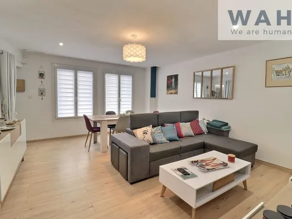MAISON DE VILLE 4 PIECES 104 M2 HABITABLES A SAINT GILLES