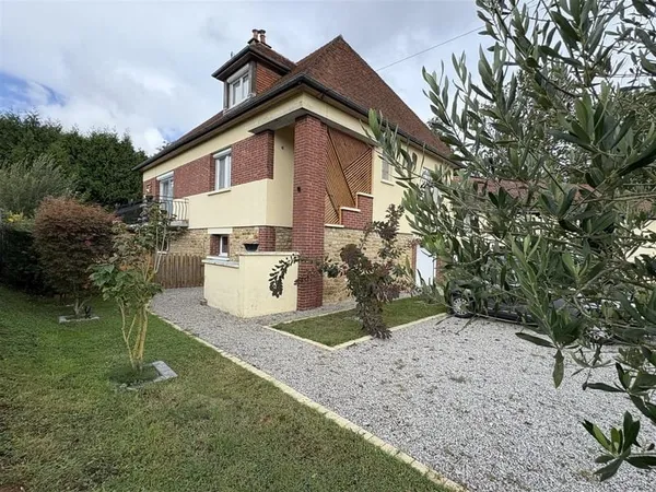 En Exclusivité !!! Venez découvrir chez Cazin Immobilier cette construction de qualité à vendre. Idé