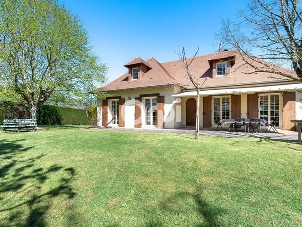 Maison 6 pièces 195 m²