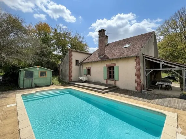 Charmante maison avec piscine à Mézilles