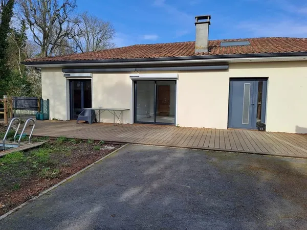 Maison familiale de plain pied hyper centre de LEOGNAN