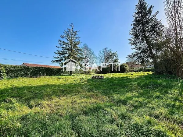 Terrain constructible, 540 m², hors lotissement