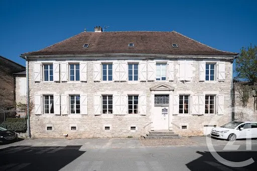 Maison 13 pièces 349 m²