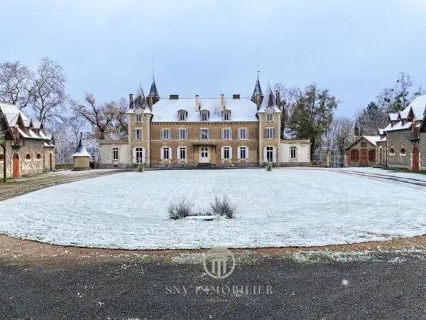 Château 28 pièces 947 m²