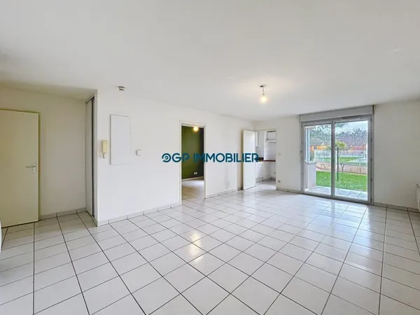 Grand T2 en rez-de-jardin