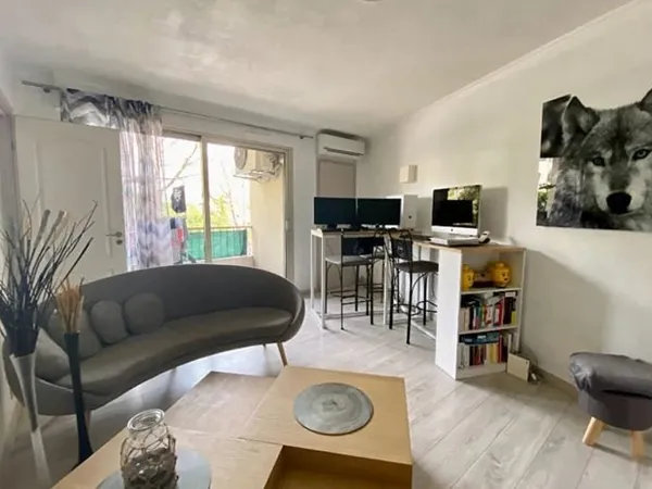 CAGNES SUR MER - STUDIO SANS VIS A VIS - CAVE- VENDU LOUE