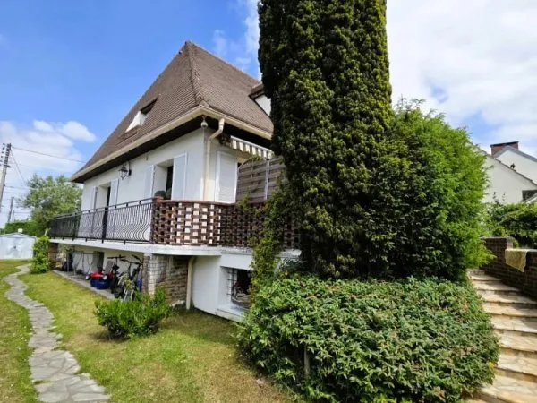 Maison 8 pièces 180 m²