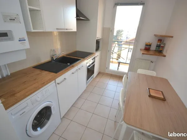 T2 meublé à Lyon 8è / 51 m2 / Parfait pour un couple