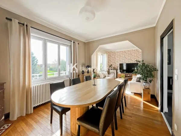 TRÈS BELLE MAISON EN CAMPAGNE