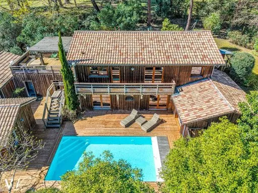 Maison 8 pièces 248 m²