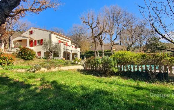 Grande maison T6 avec garage et piscine