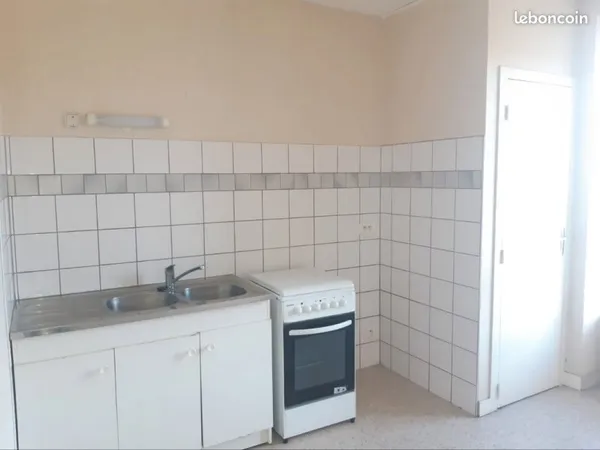A louer : T1bis propre et lumineux (29 m²), 2ème étage, dispo 15/04