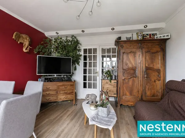 Appartement Villeurbanne Faÿs 3 pièces - Dernier étage avec ascenseur et balcon. Vue dégagée.