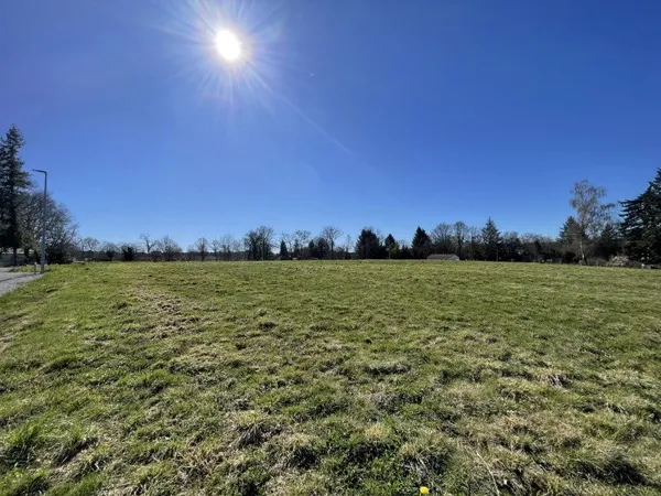 Terrain constructible 1233 m²