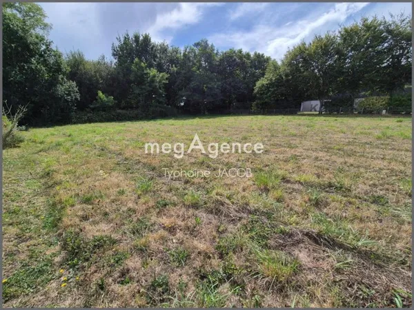 Terrain en individuel 1045 m²