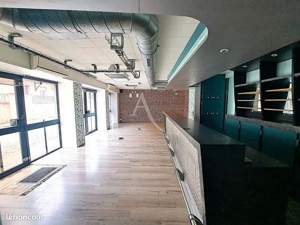 Local 4 pièces 125 m²
