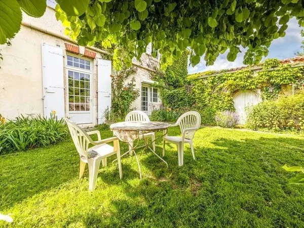 Maison 8 pièces 280 m²