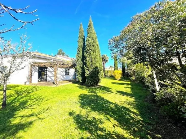 Maison 5 pièces 235 m²