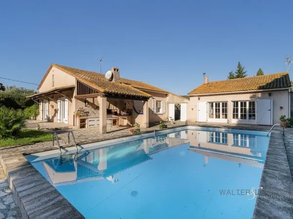 Maison avec piscine Arles 7 pièce(s) 220 m2