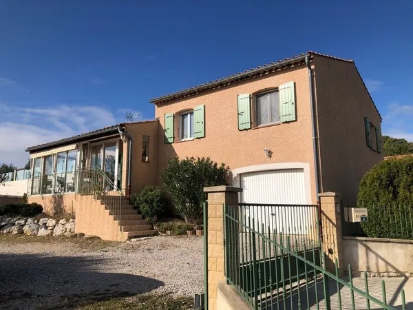 Villa T4 avec vue dominante, véranda plein sud, garage et revenus solaires - Proche Digne-les-Bains