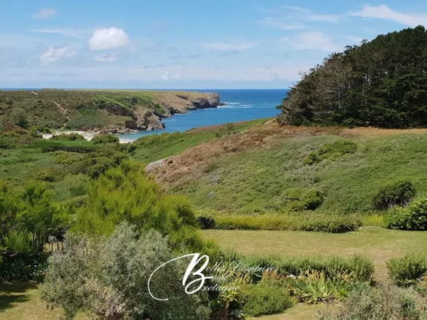 A vendre Propriété unique à Belle-Île composée de 3 maisons fac