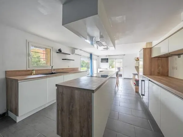Maison 6 pièces 200 m²