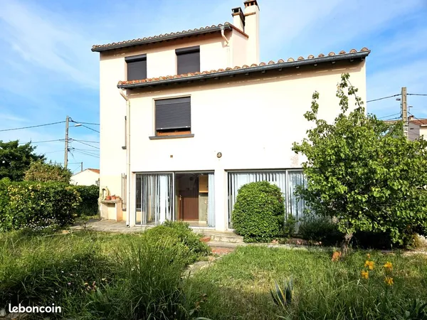 Vente maison traditionnelle 6 pièces. Secteur prisé du Soler - Maison 4 faces de 131m2 répartis sur 