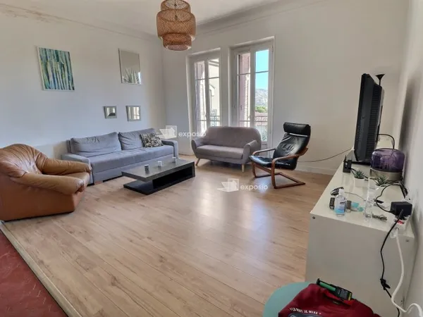 LOCATION APPARTEMENT T5 DE 126 M2 AVEC PISCINE 13012 VILLAGE DE SAINT BARNABE
