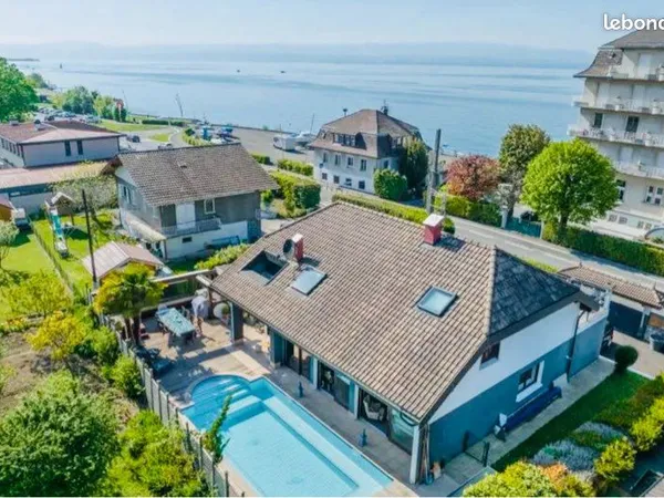 Villa bord du lac