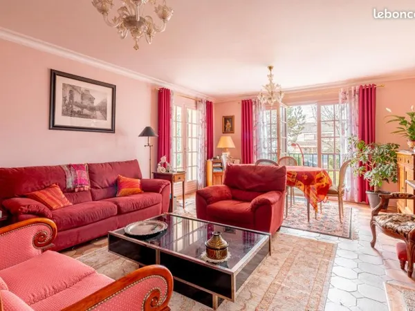 Le bourget a vendre maison familiale