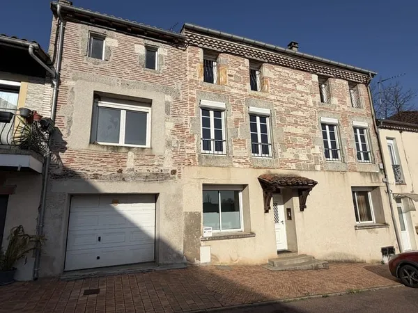 Centre ville CLAIRAC - Vue sur le Lot
