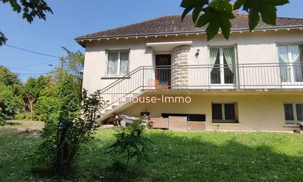 Maison familiale de 5 pièces avec jardin arboré