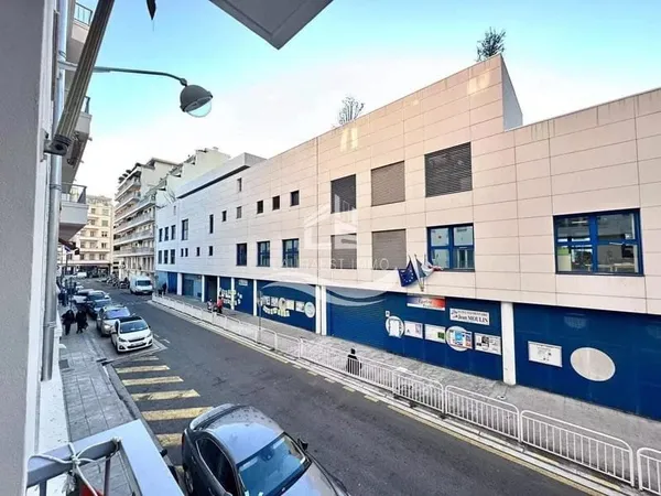 Garage /Potiers/A côté de la Mer