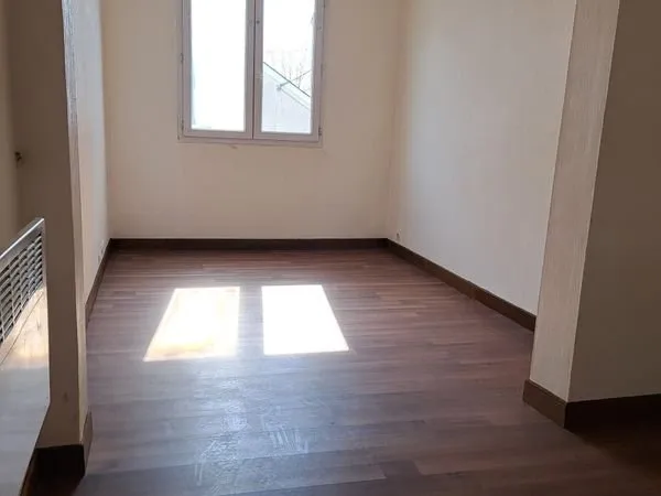 Studio 114 m² Le Mans