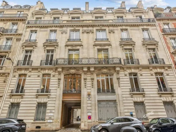 Bureaux 776 m²