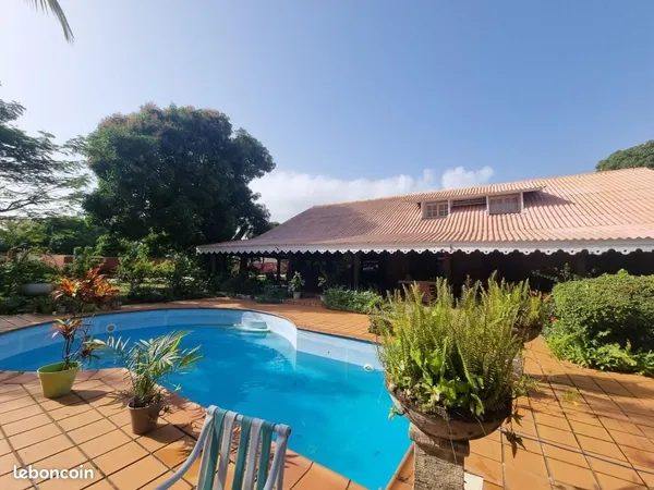 Villa 6 pièces 350 m²