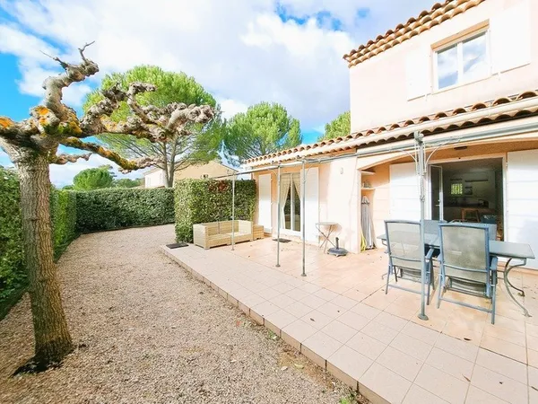 NANS LES PINS (83) VILLA T5 de 99,13m² loi carrez + terrasse , jardin à jouissance privative et excl