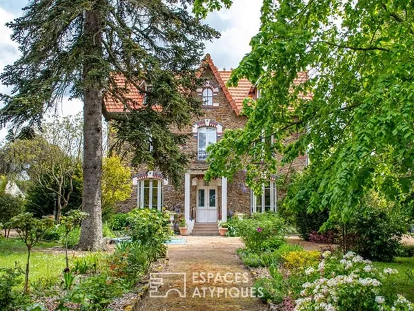 Elégante maison bourgeoise dans son parc remarquable
