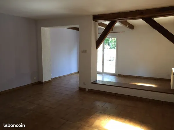 Vend Maison mitoyenne dans village