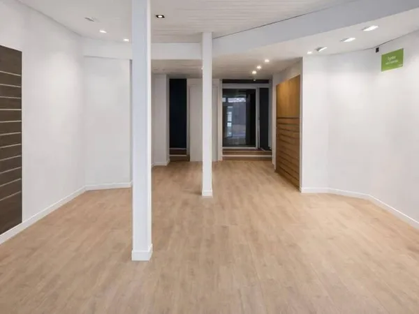 Local commercial 117 m²
