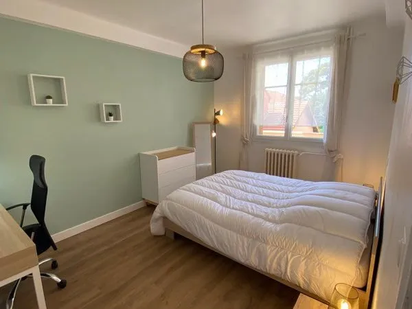 Chambre dans colocation à Claret (Toulon)