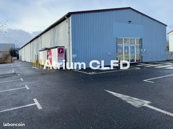 LOCAL COMMERCIAL 900 m² AUBIERE