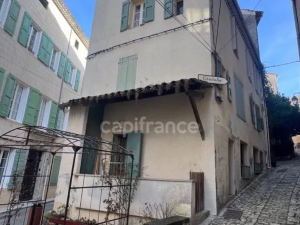 Maison de ville à vendre 5 pièces 104m2 4 chambres centre historique FORCALQUIER (04)