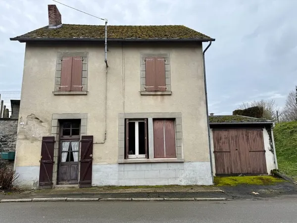 MAISON DE BOURG A RENOVER JARDIN GARAGE