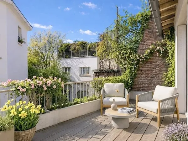 Paris 18e - AVENUE JUNOT - Hôtel Particulier à vendre - 190,26m² habitables - 270,52m² au sol - 4 ch
