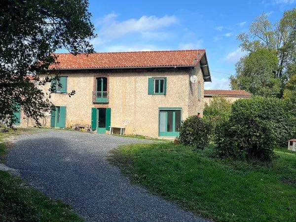 Maison rénovée avec jardin - DPE A - proche lac d'Albine