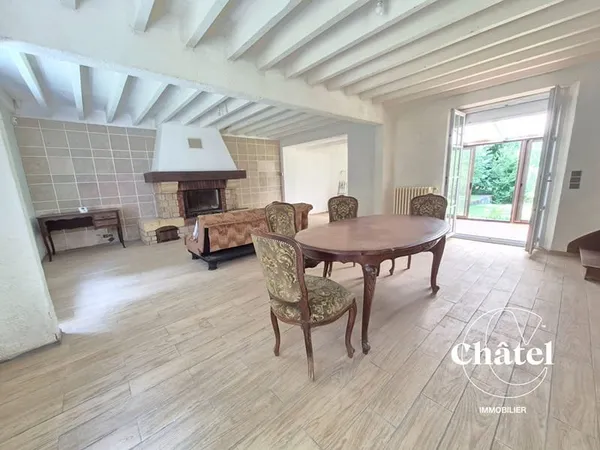 Maison en pierres 4 chambres - véranda- jardin arboré