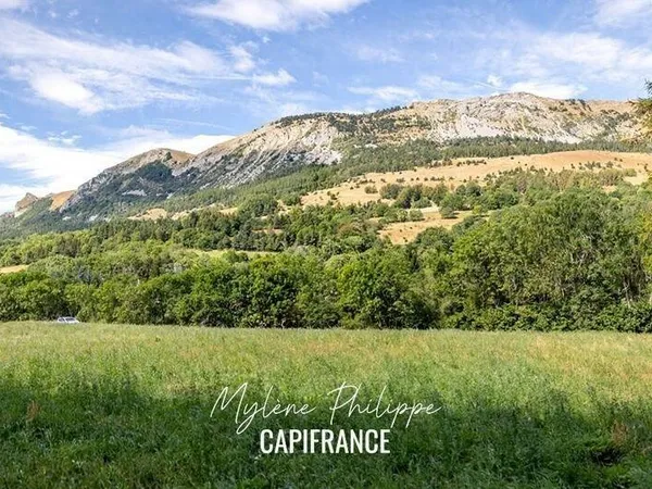 Terrain constructible 854 m²